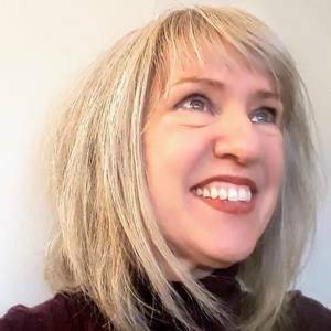 Meet your Posher, Julie